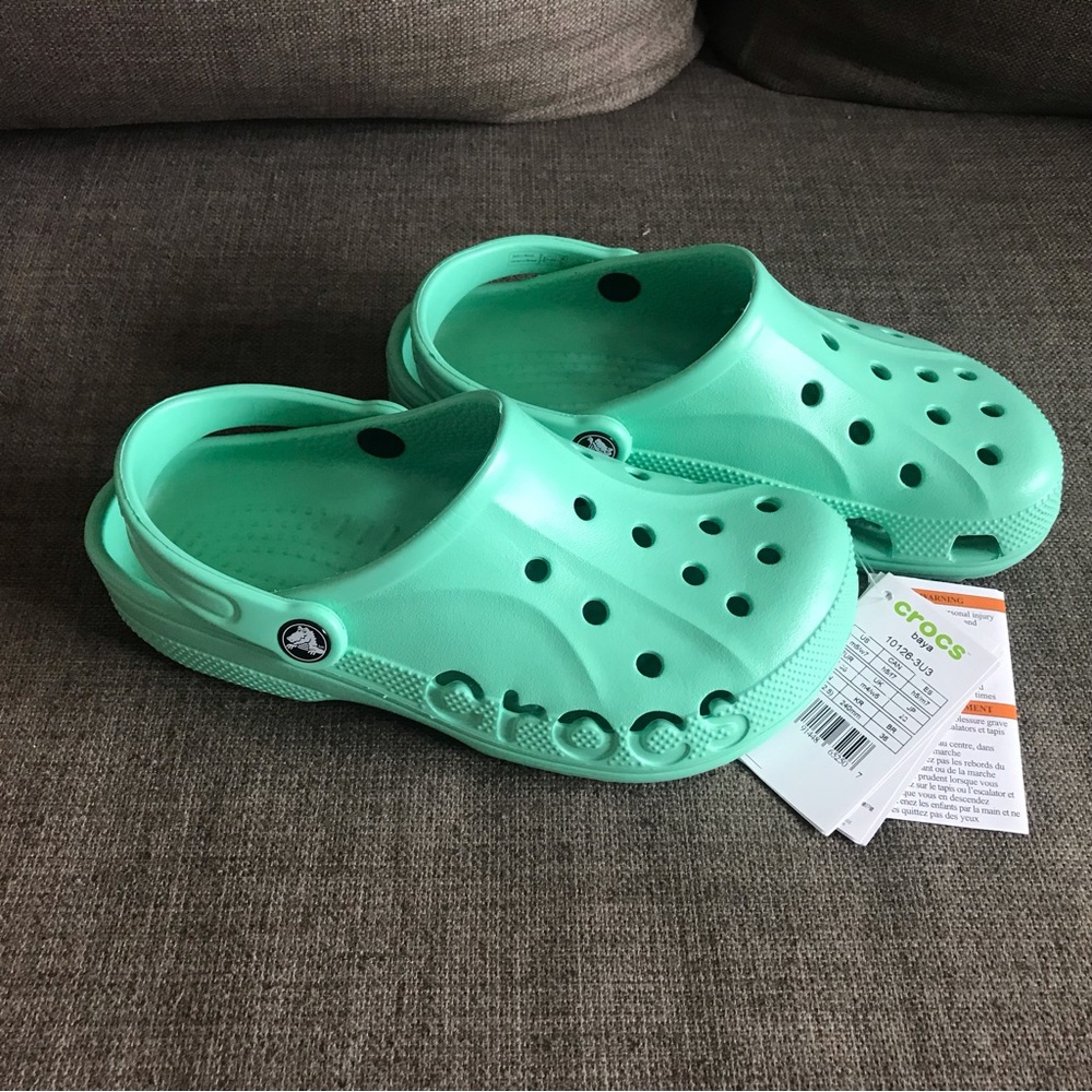 NWT Pistachio / Green Baya Crocs Men’s 5/Women’s 7